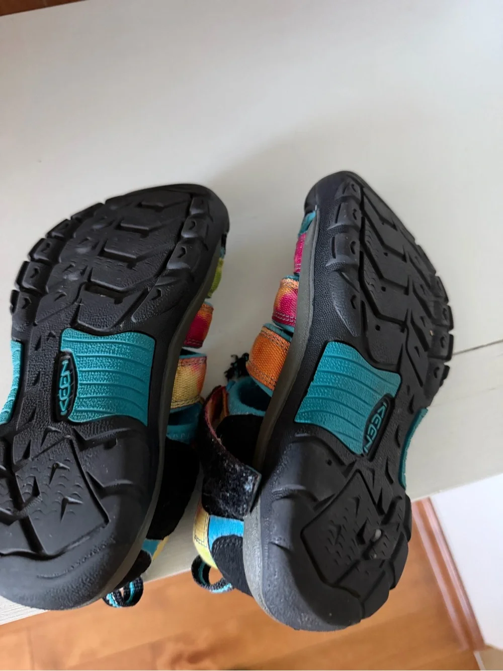 Keen Kids waterproof and washable Outdoor Sandals - Rainbow Straps